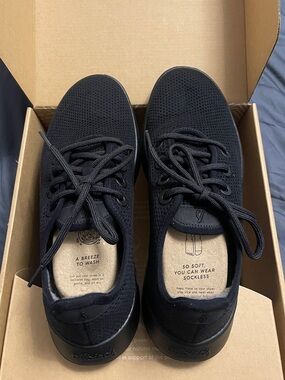 NIB allbirds Jet Black Women’s Tree Runner